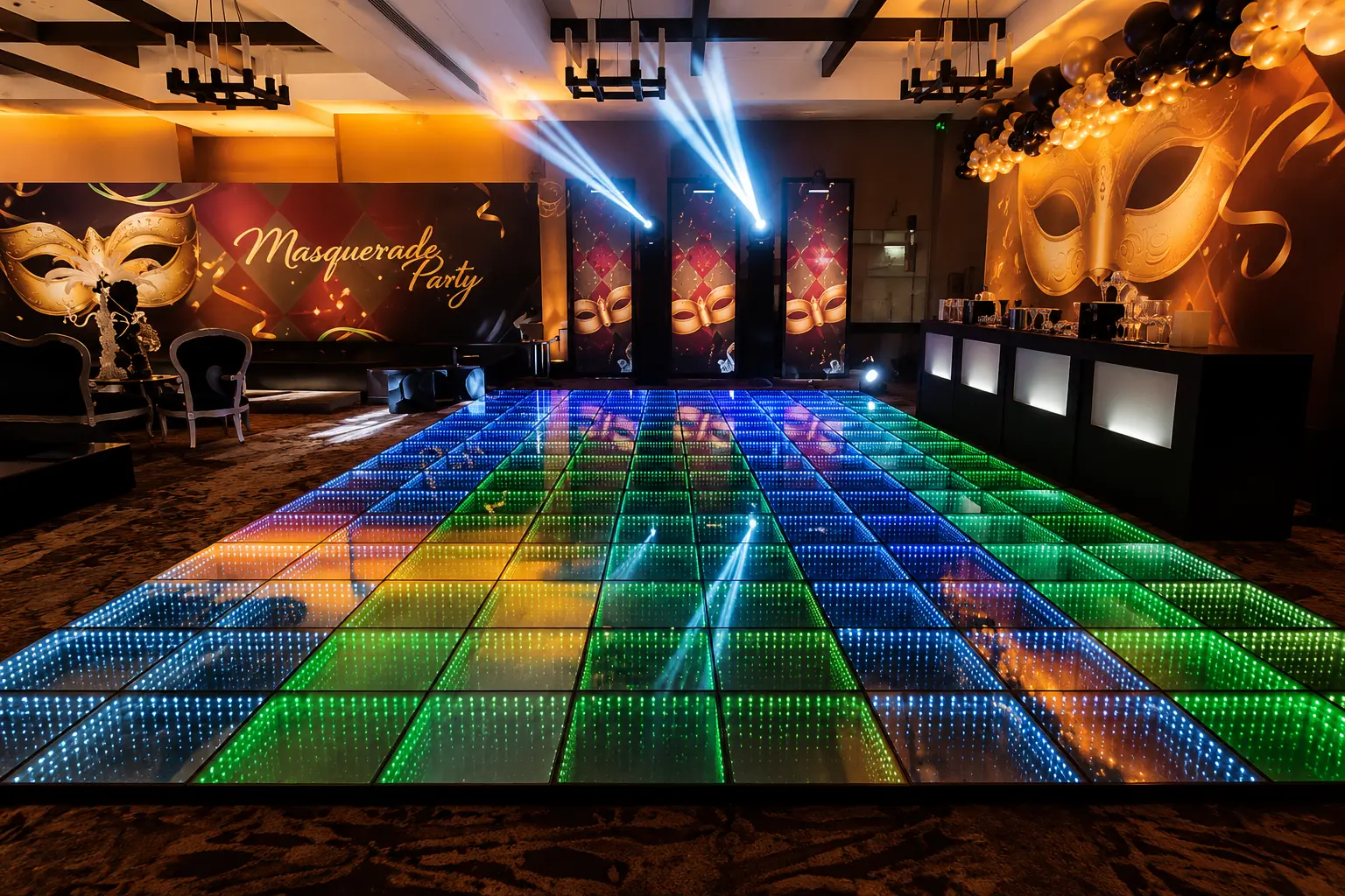 Pista de baile LED con paneles de luz de colores en salón de eventos
